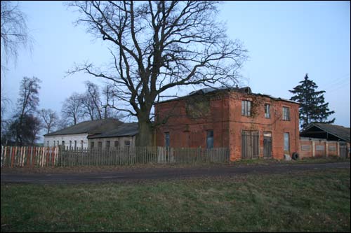  - Dwór Wojniłłowiczów. Pozostałość zabudowań dworskich