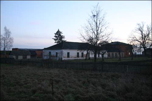  - Dwór Wojniłłowiczów. Pozostałość zabudowań dworskich