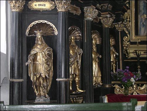  - Kościół Wniebowzięcia NMP Ołtarz w kaplicy Św. Barbary. Lewe skrzydło ołtarza