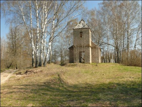  - Kościół . Ruina kościoła w Juszkowiczach