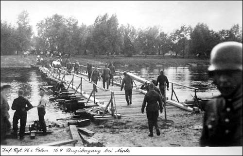  - Town photos from WWII period . Germans passing through Bug river. 16.9.1939. 17.00