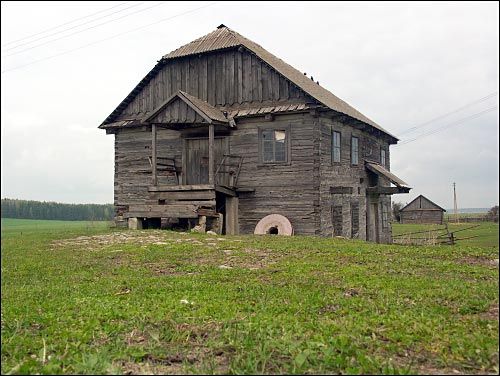 Paharełaje.  Water-mill 