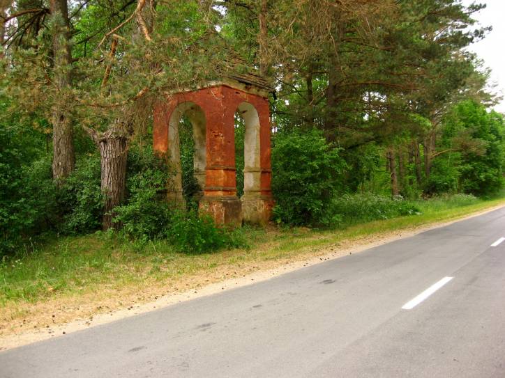  - Road chapel . 