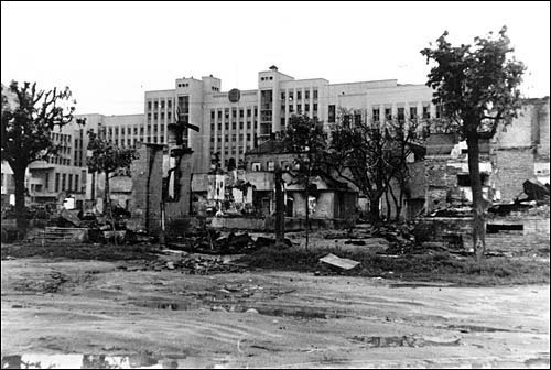  - Горад на фотаздымках часоў 2-ой сусветнай вайны . Дом Ураду. Здымак 1941 г.