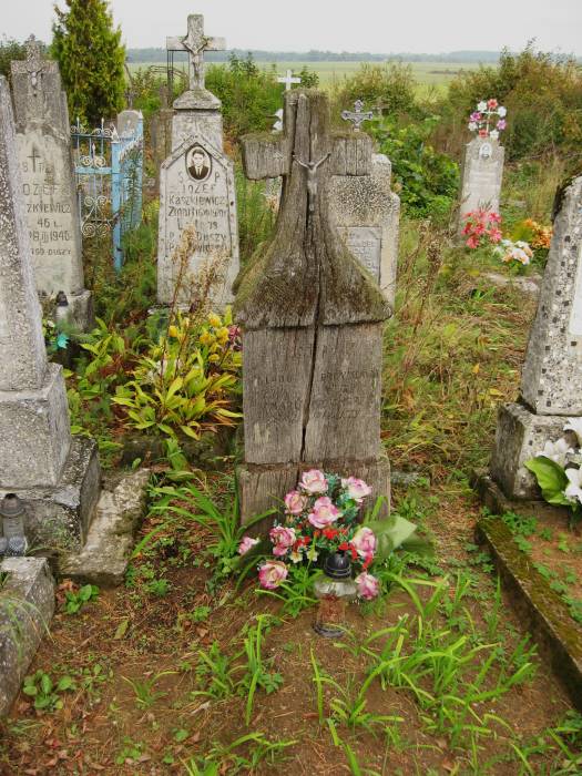  - Cmentarz stary. 