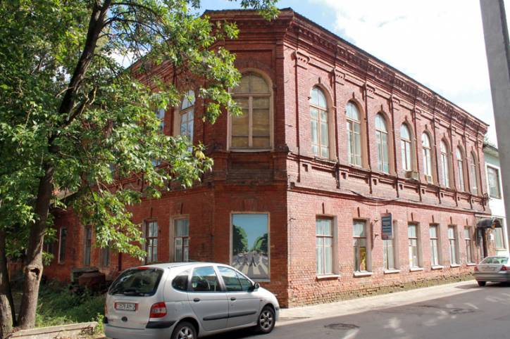 Viciebsk. Historical buildings Kastryčnickaja (former Vierchniepiatroŭskaja) str.