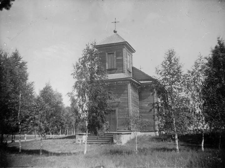Vialikaja Servač.  Catholic church of St. Mary