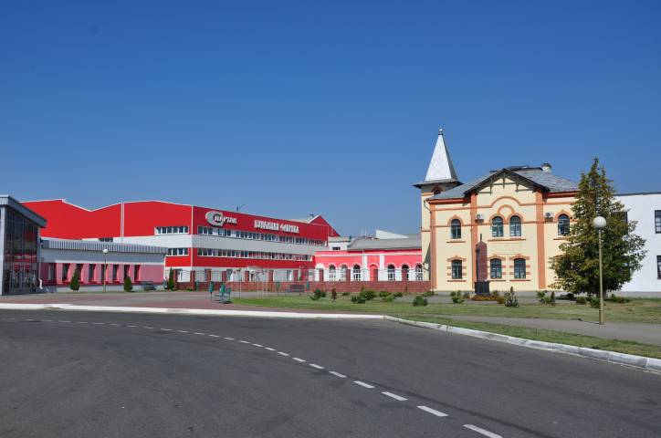 Szkłów.  Fabryka papieru