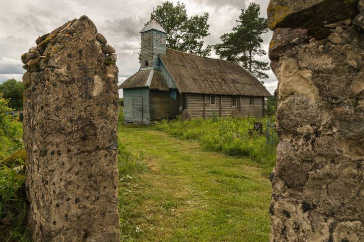 Ivašynavičy. Graveyard chapel 
