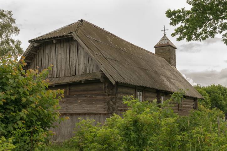 Ivašynavičy. Graveyard chapel 