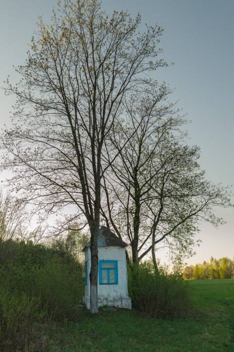 Macavičy. Road chapel 
