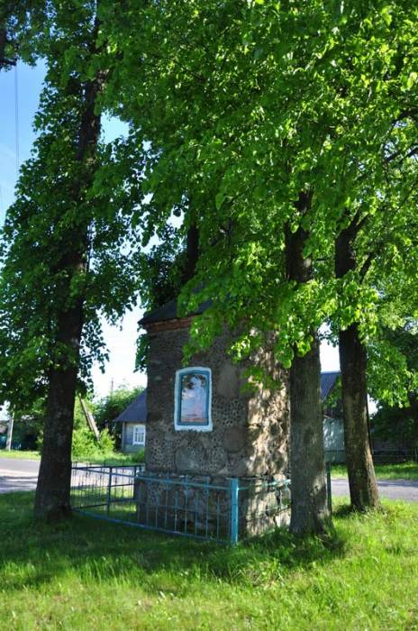 Угляны. Часовня придорожная 