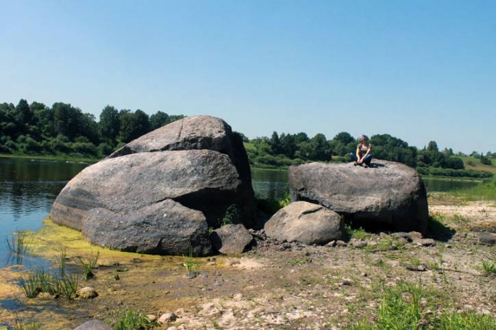 Barsuki.  The Great Charabroŭski Stone