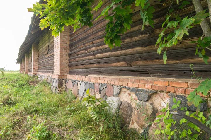  - Farmstead . 
