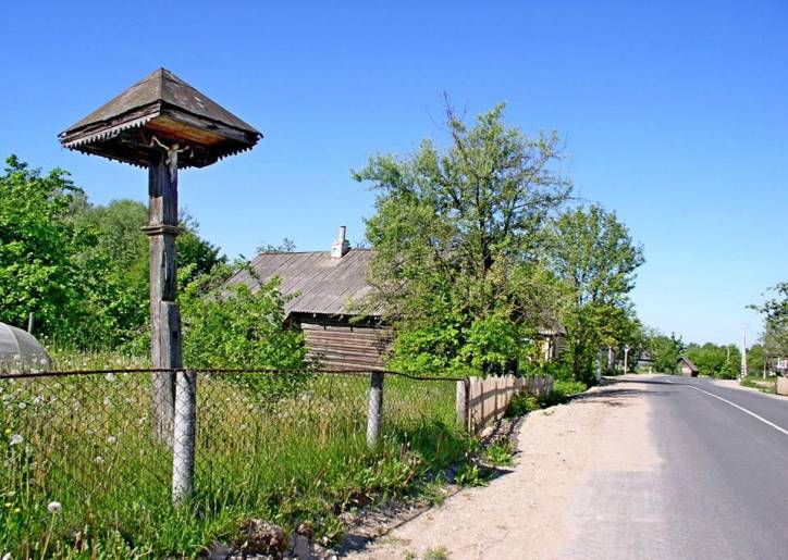 Viržy. Road chapel 