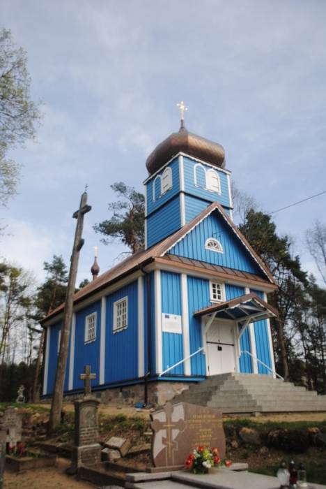 Pawły. Orthodox church at cemetery