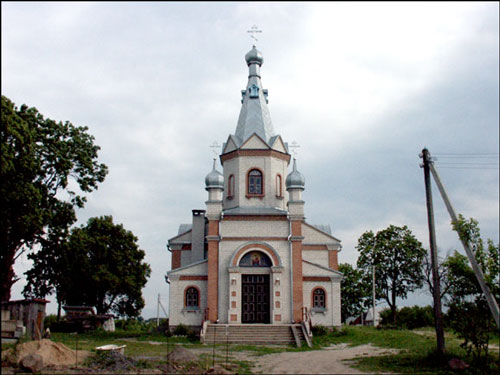 Камяніца Жыровецкая. У вёсцы 
