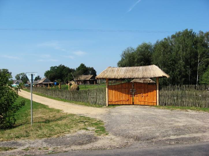 Bezdzież. We wsi 