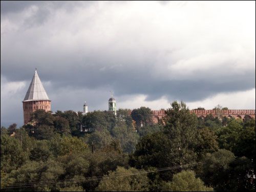  - Umocnienia obronne . Jedna z wież umocnień obronnych
