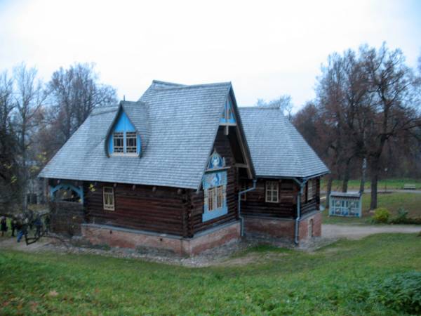  - Dwór Cieniszewych. 