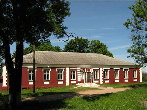 Dwór Nizhołów. Zespół dworsko-parkowy 