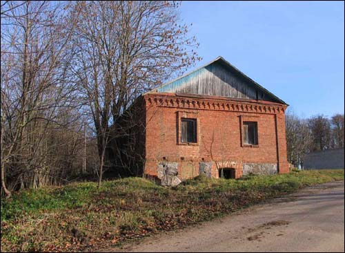 Dwór Nizhołów. Zespół dworsko-parkowy 