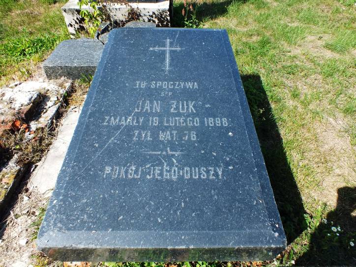 Popina Nowa. Cmentarz rodzinny Żuków