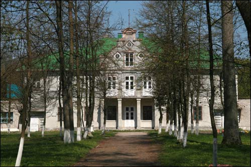 Pirkowicze. Zespół pałacowo-parkowy Wysłouchów