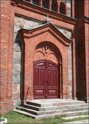  - Касцёл Святой Тройцы. Галоўны фасад. Партал