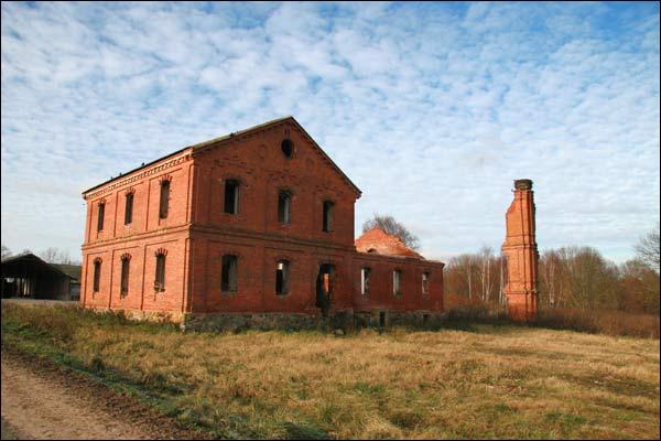 - Manor of Vaładkovič. Wing, view from the south-east (11/2009)