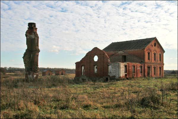  - Manor of Vaładkovič. Wing, view from the north-west (11/2009)
