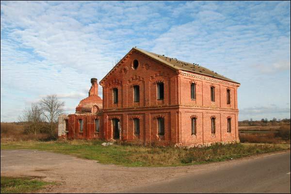  - Manor of Vaładkovič. Wing, view from the south-west (11/2009)