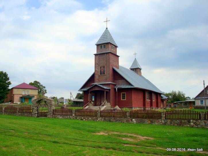 Porplišča. Catholic church of Mother of God the Queen