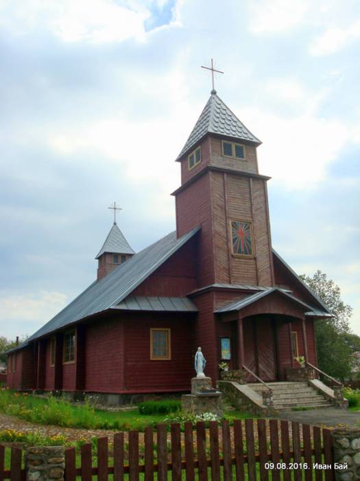 Porplišča. Catholic church of Mother of God the Queen