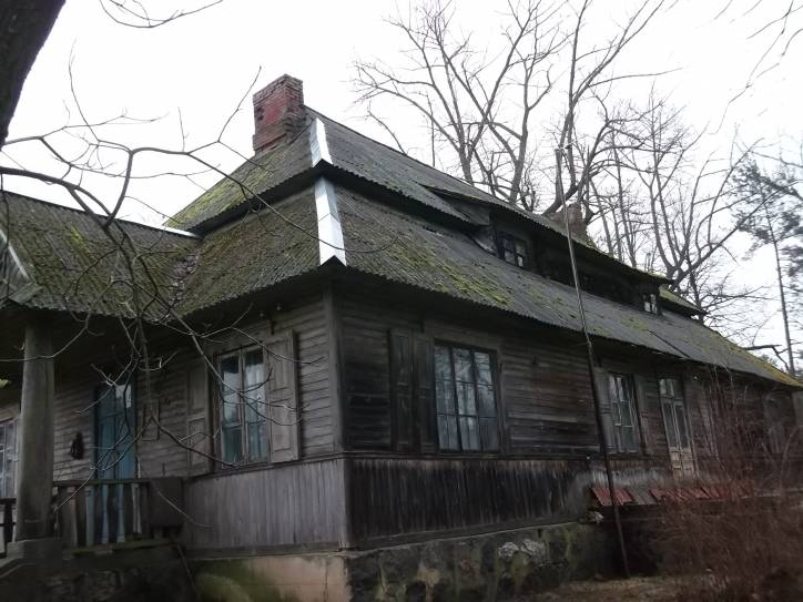 Baravoje.  House of forester
