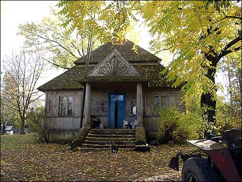 Baravoje.  House of forester