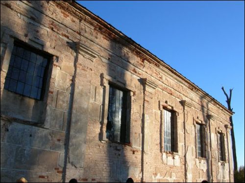  - Капліца могілкавая . Фрагмент бакавога фасада