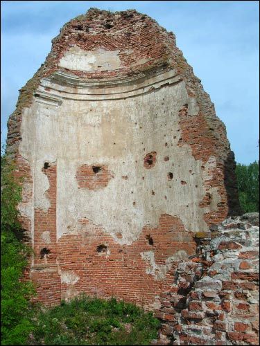 Hubina (Kamień-Hubin). Catholic church (ruins)