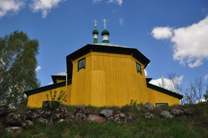 Asinaharadok. Orthodox church of the Protection of the Holy Virgin