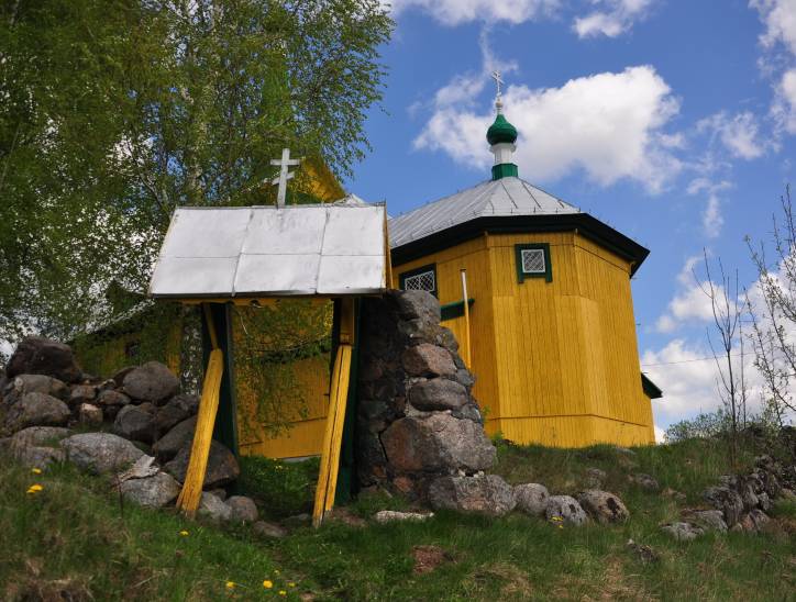 Asinaharadok. Orthodox church of the Protection of the Holy Virgin