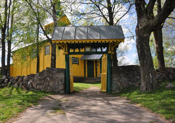 Asinaharadok. Orthodox church of the Protection of the Holy Virgin