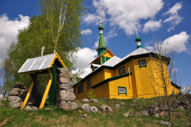 Asinaharadok. Orthodox church of the Protection of the Holy Virgin