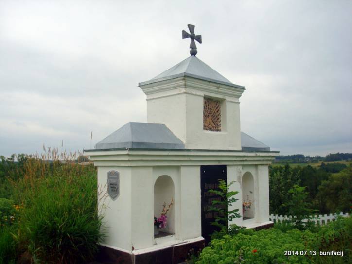  -  Monument to soldiers died in the war of 1812. 