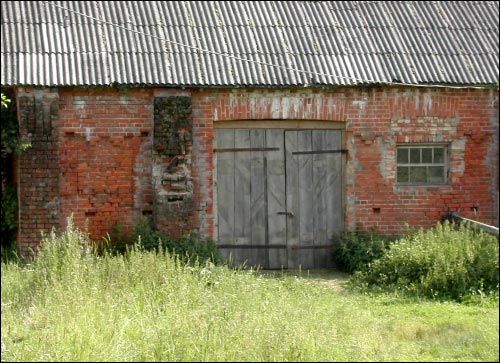 Dwór Chocewicze.  Spichlerz