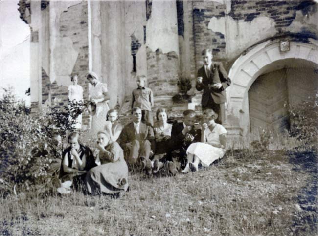  - Old photos of the township . 