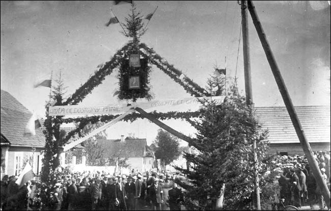  - Old photos of the township . 