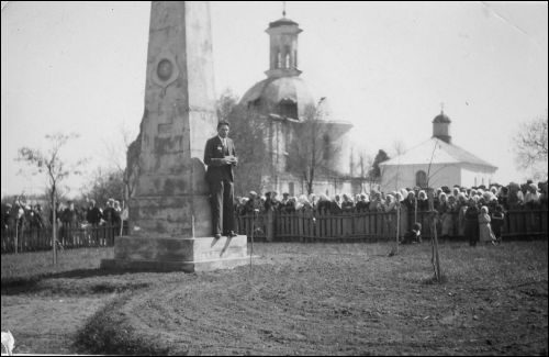  - Old photos of the township . 