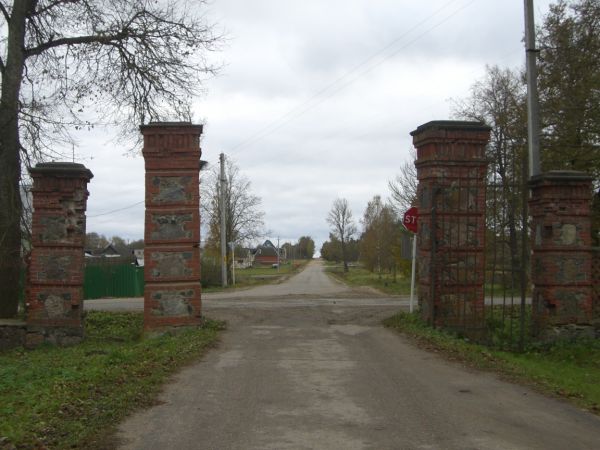 Гарадзец (Лужкі). Сядзібна-паркавы ансамбль Плятэраў