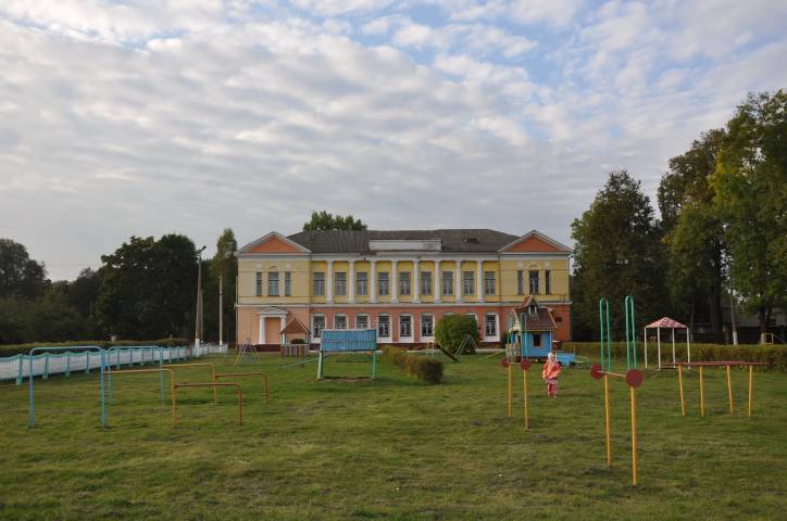  - Дворцово-парковый ансамбль Ширинов. 