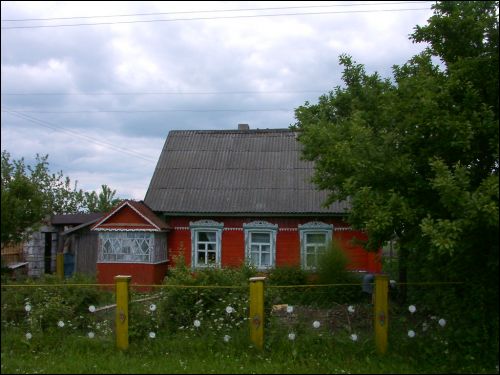  - W miasteczku . A tak wyglądają domy w Kochanowie...